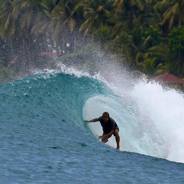 🌊@xabieyheramendy in his element, riding on a perfect wave. Nature and talent are one.  #puresurf #waverider